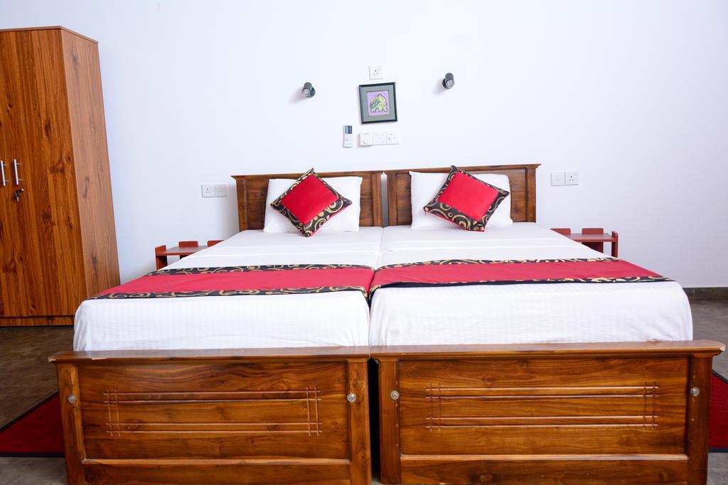Villa Shanaya Hikkaduwa Esterno foto
