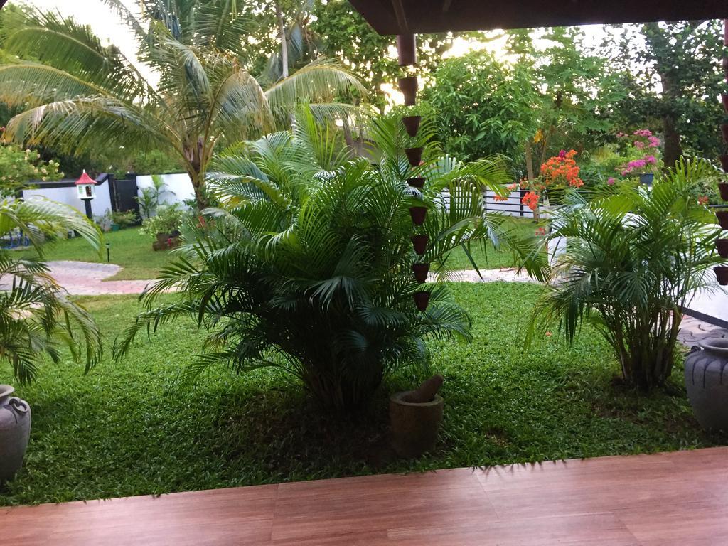 Villa Shanaya Hikkaduwa Esterno foto